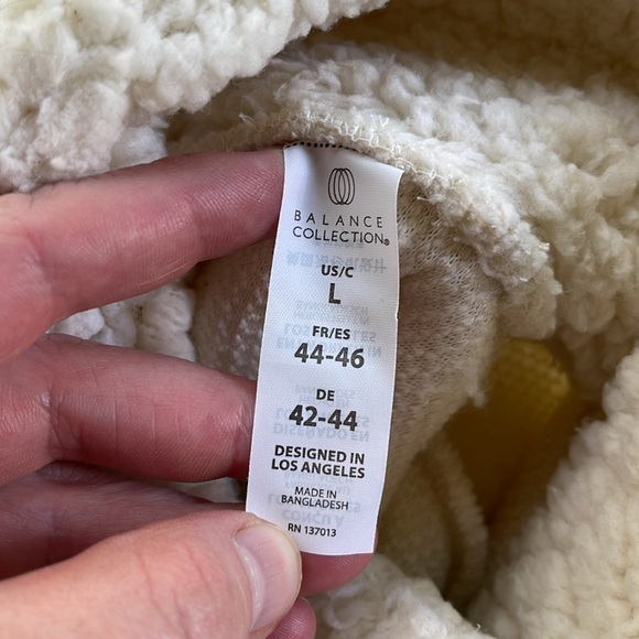 Balance Collection Pullover. - Picture 9 of 9